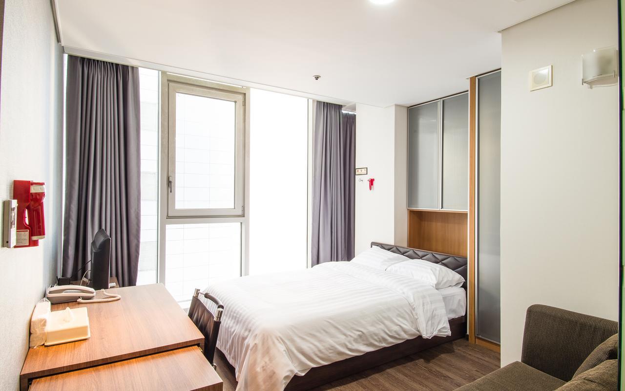 Hotel Arinus Shinchon Сеул Экстерьер фото