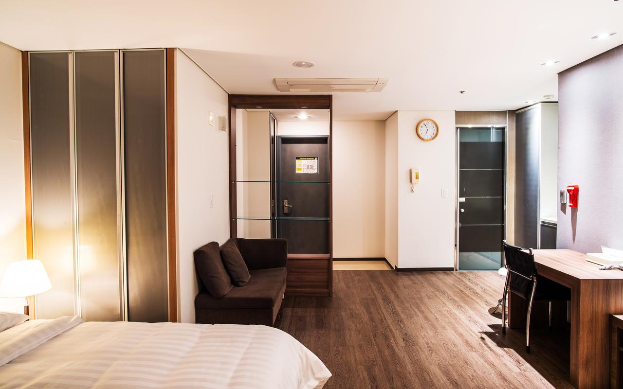 Hotel Arinus Shinchon Сеул Экстерьер фото