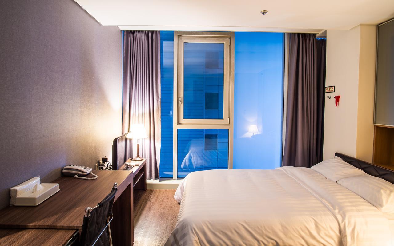 Hotel Arinus Shinchon Сеул Экстерьер фото