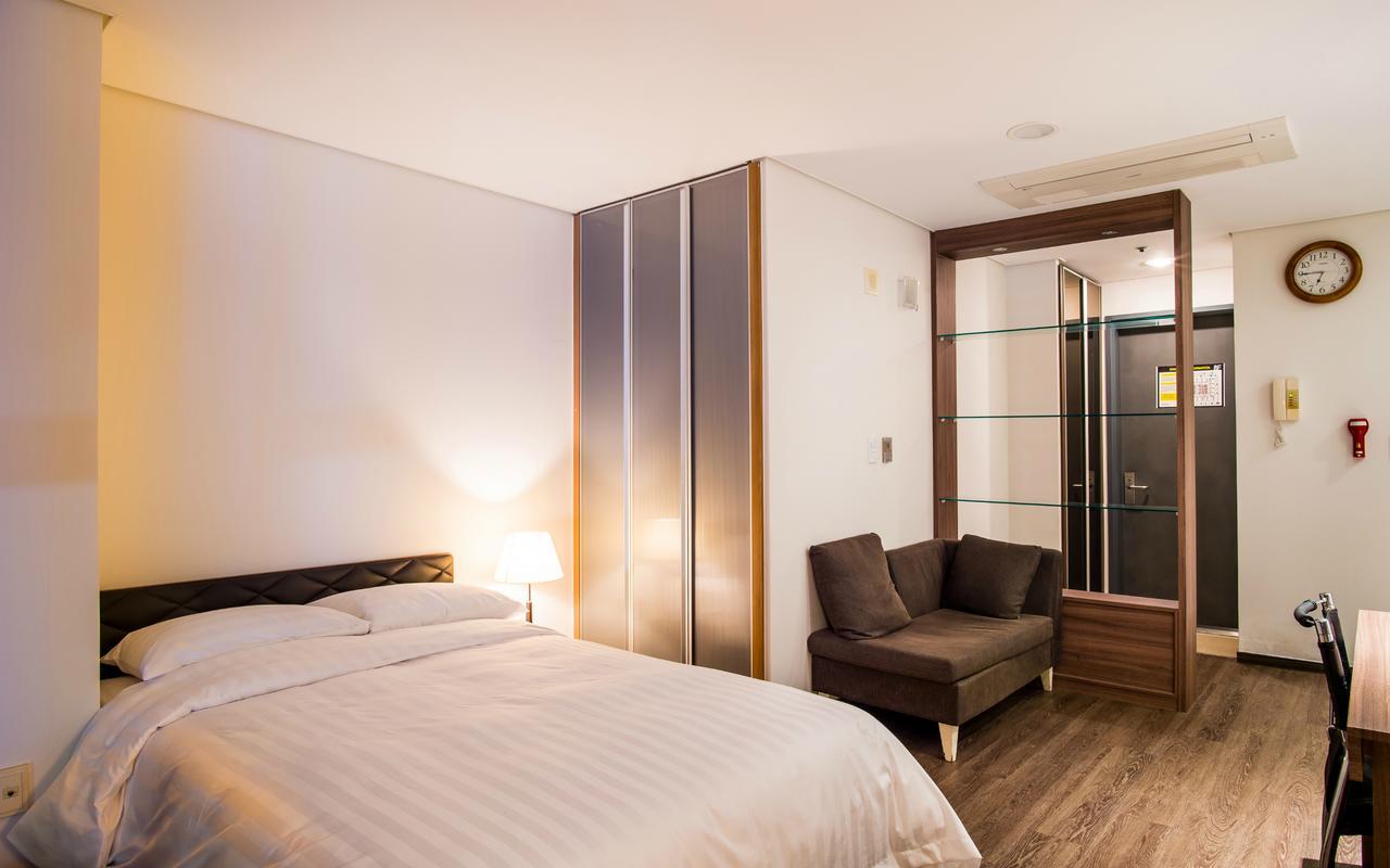Hotel Arinus Shinchon Сеул Экстерьер фото