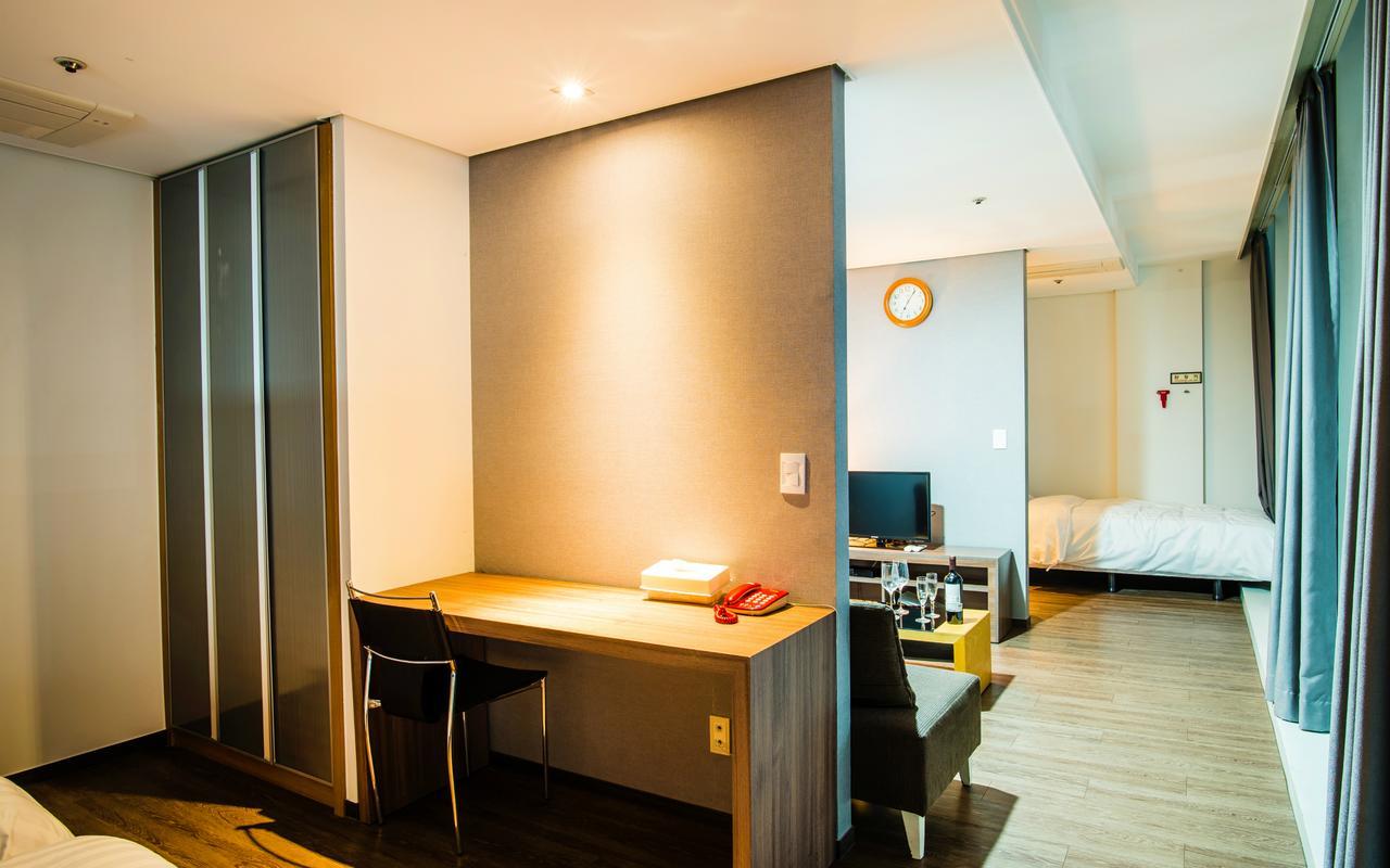 Hotel Arinus Shinchon Сеул Экстерьер фото