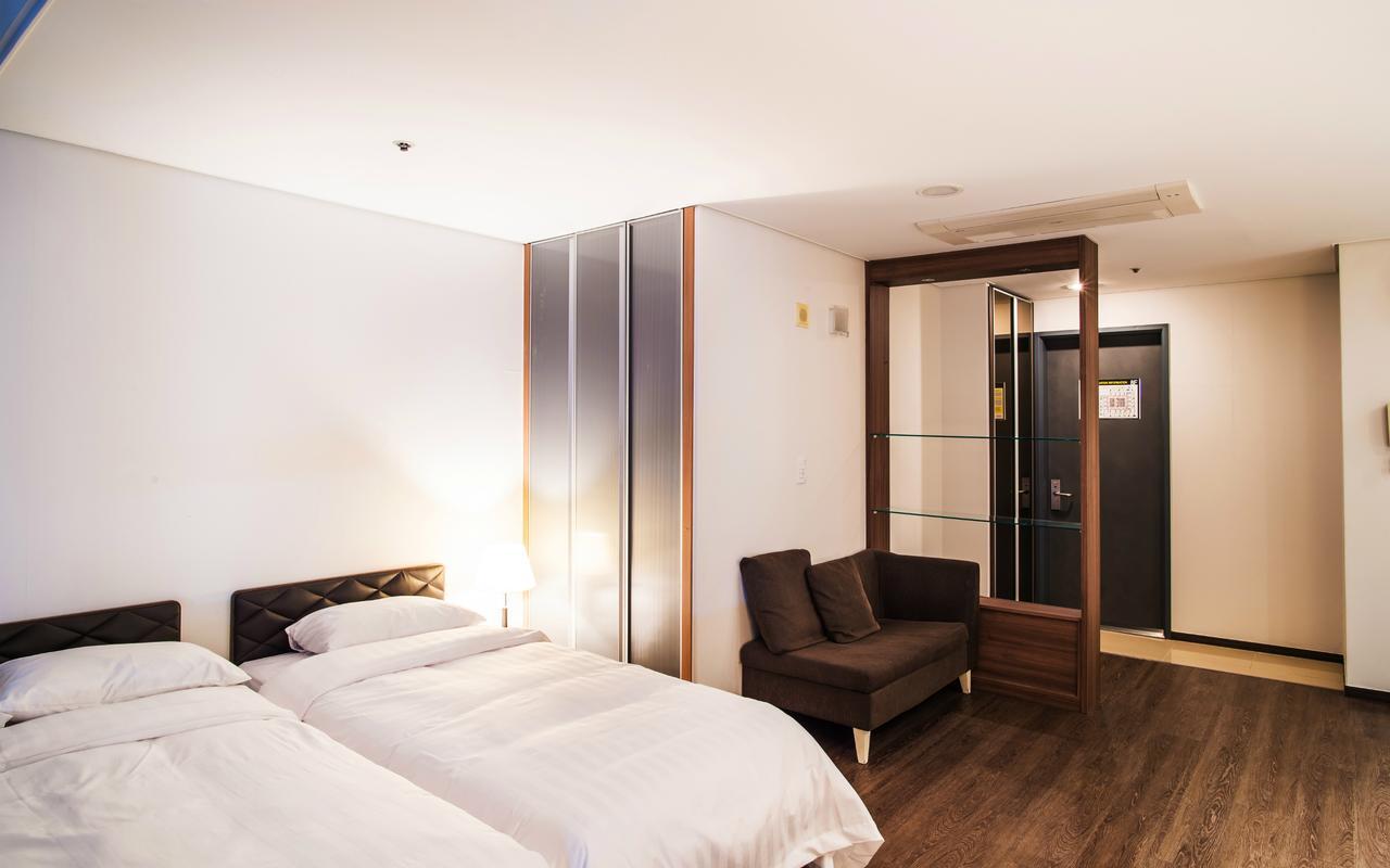 Hotel Arinus Shinchon Сеул Экстерьер фото